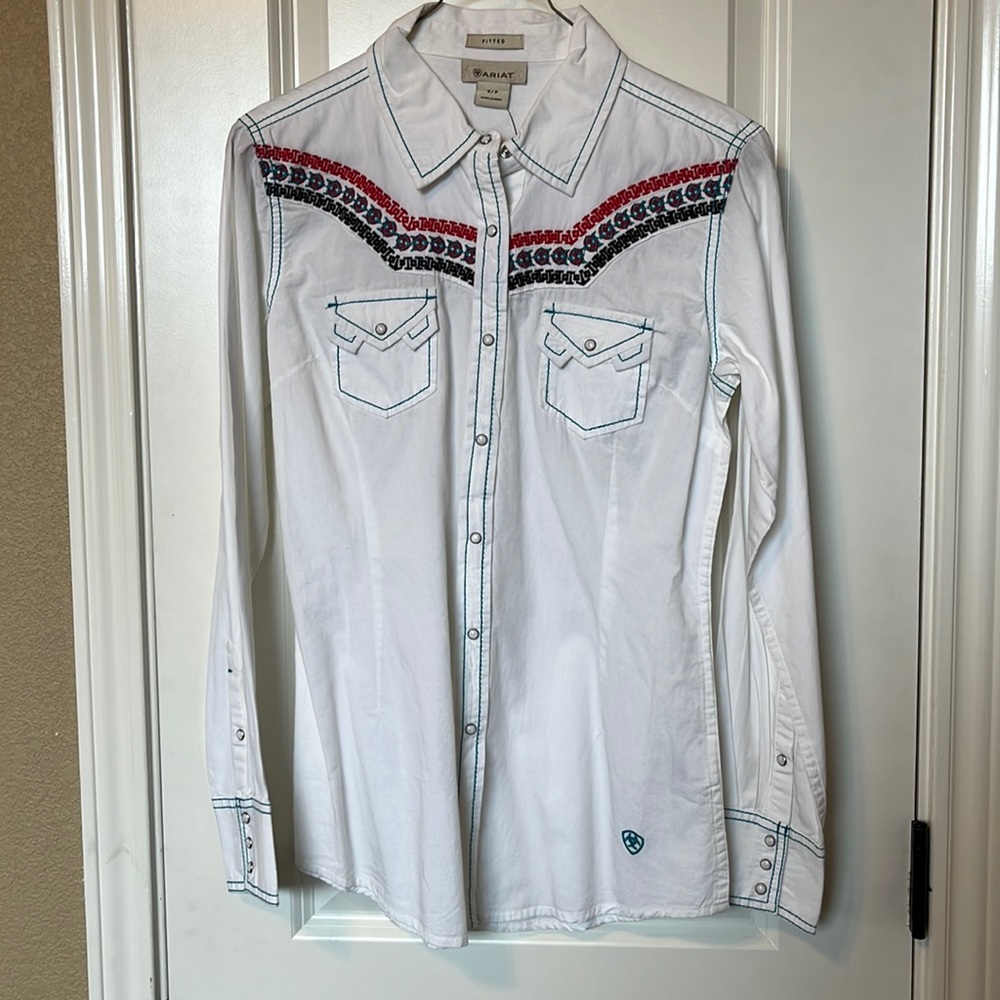 womens S fitted ariat pearl snap